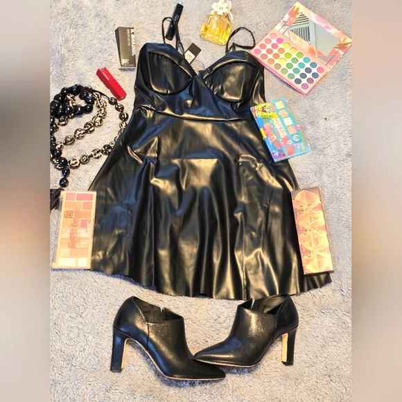 Black dress Size Medium NWT - Picture 4 of 6